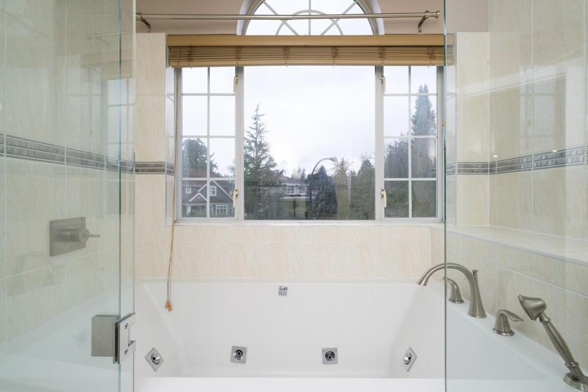 Spacious 4Br W Ensuites Mins To Downtown Yvr Ubc Vancouver Luaran gambar