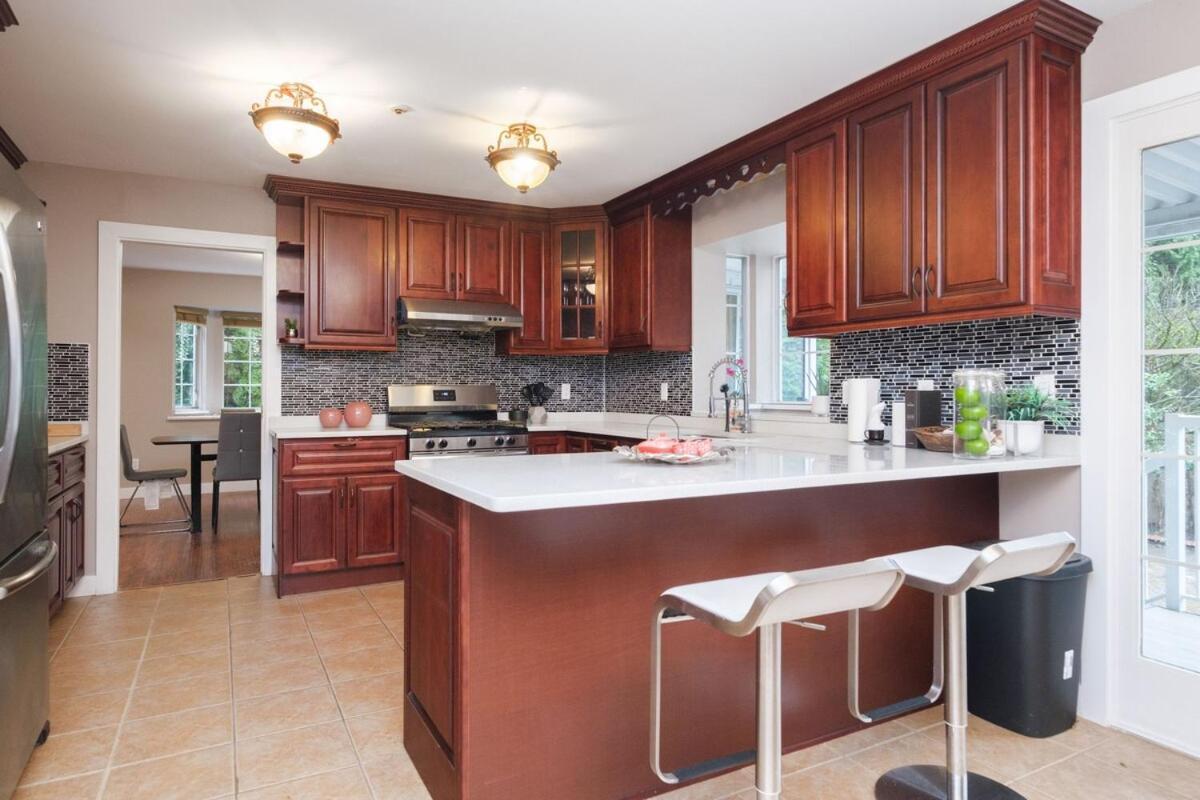Spacious 4Br W Ensuites Mins To Downtown Yvr Ubc Vancouver Luaran gambar