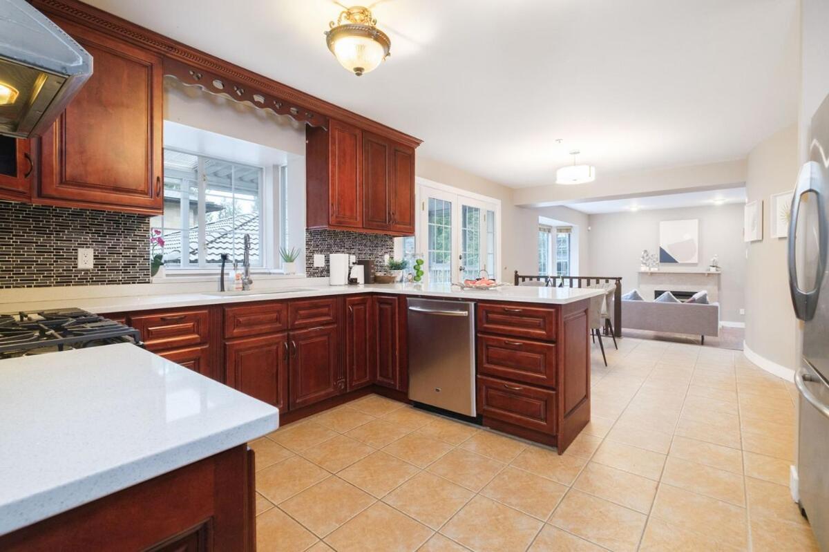 Spacious 4Br W Ensuites Mins To Downtown Yvr Ubc Vancouver Luaran gambar