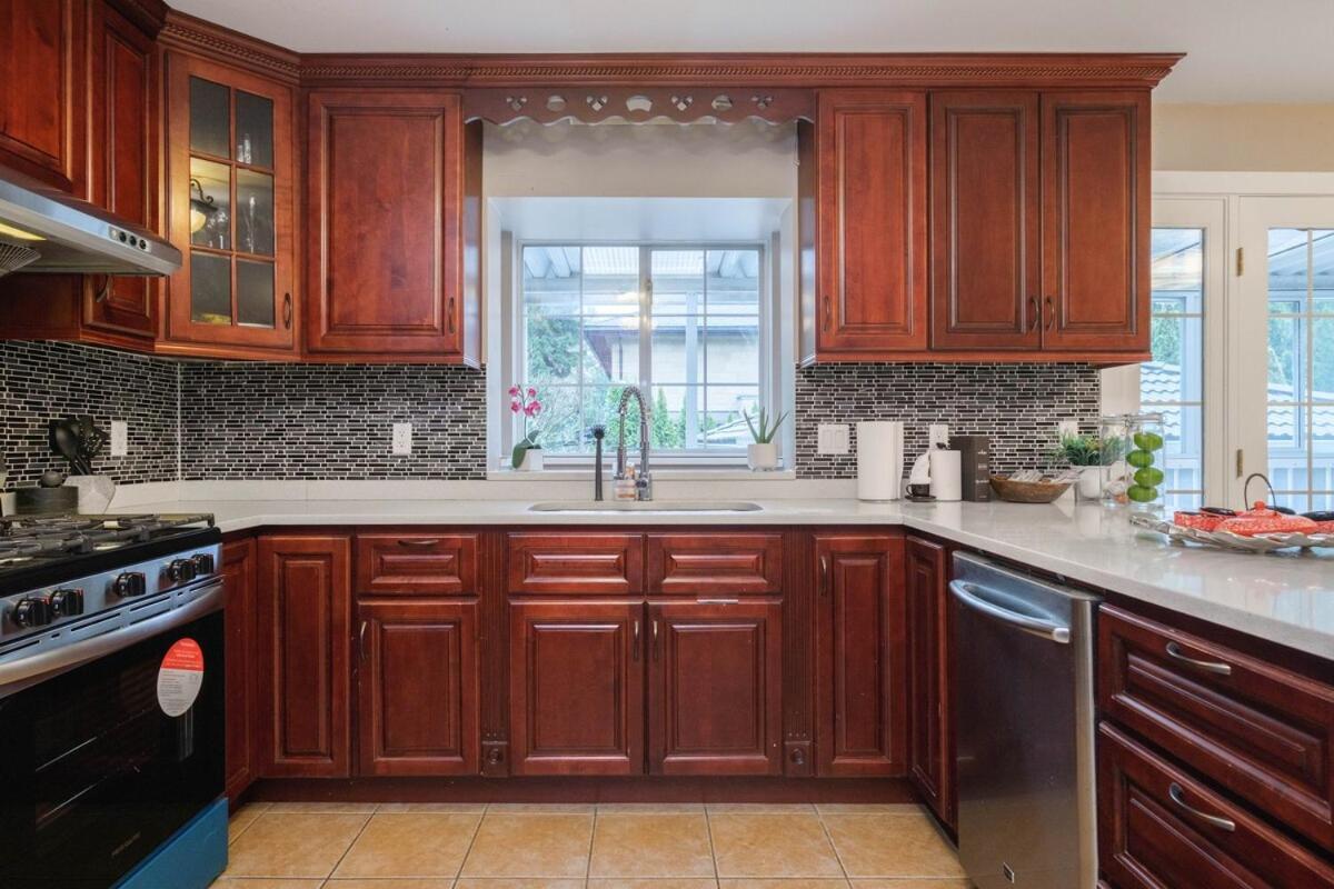 Spacious 4Br W Ensuites Mins To Downtown Yvr Ubc Vancouver Luaran gambar